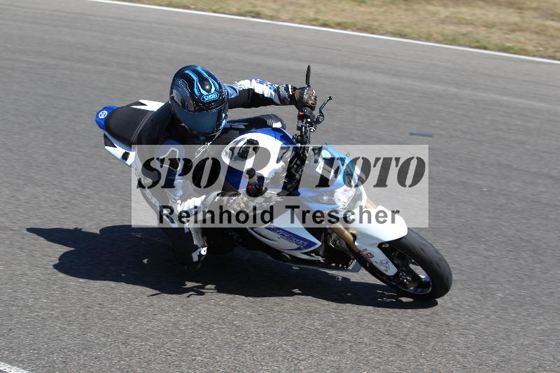 Archiv-2022/51 10.08.2022 Freeride Training ADR/Medium/1